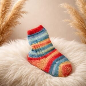 Renk geçişli el örgüsü yün çorap, desenli el yapımı çorap