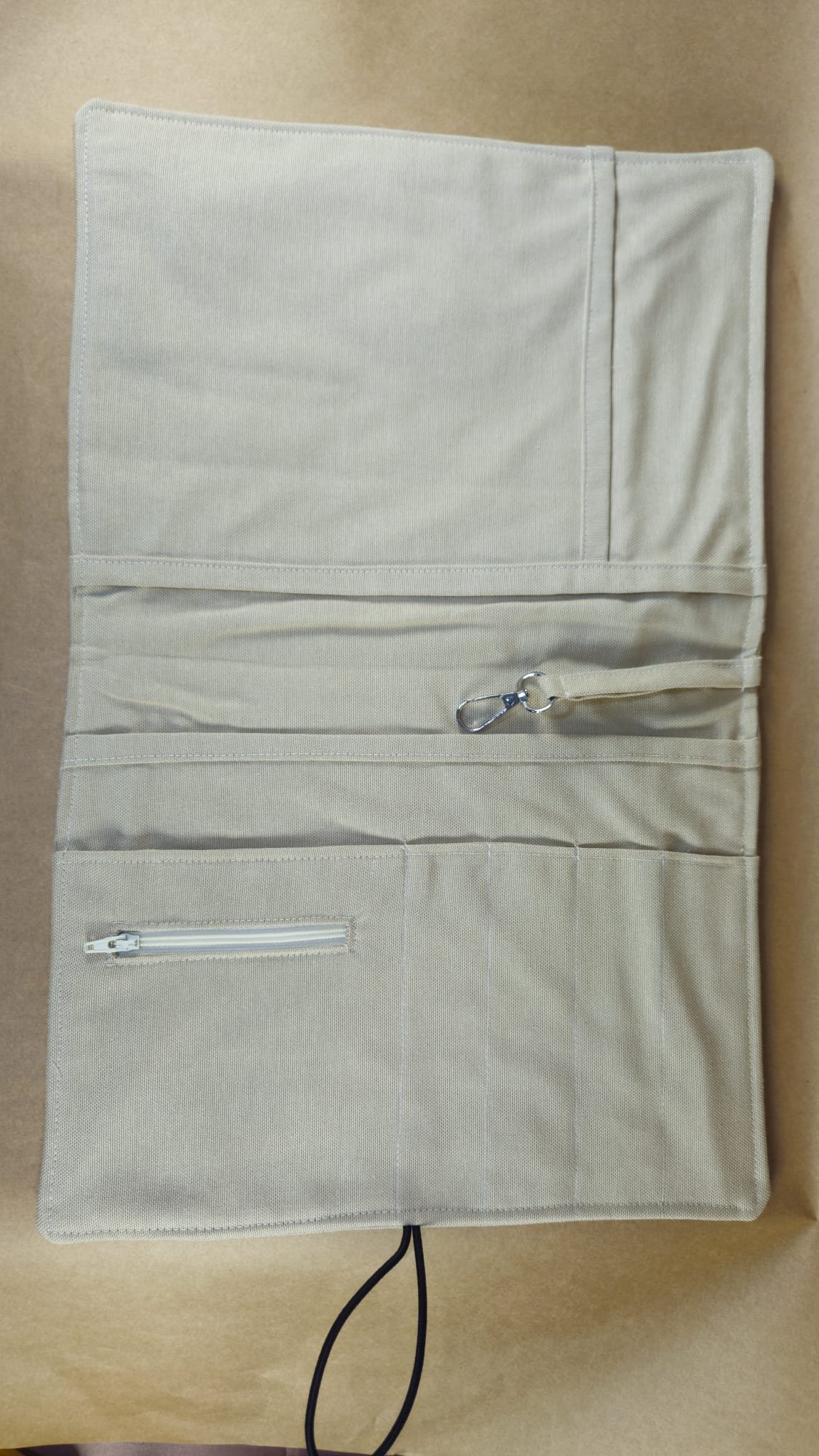 Büyük Kumaş Kitap Kılıfı 29x45 cm | Katlanır Kitap Koruyucu | Bez Book Sleeve | Roman ve Büyük Boy Kitaplar İçin - Görsel 3